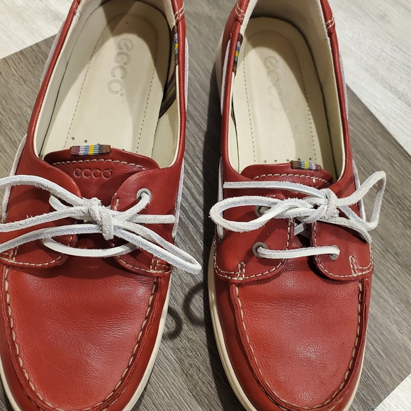 Ecco Women's Vibrant Red Leather Flats Size 39 - Picture 3 of 12